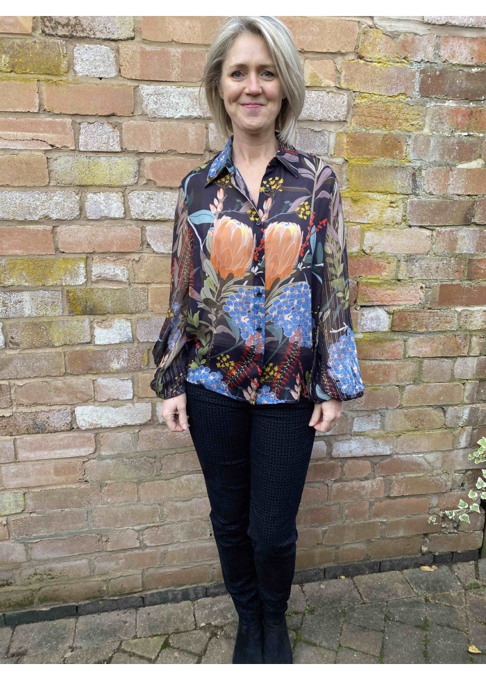 Blank | Abstract flower blouse