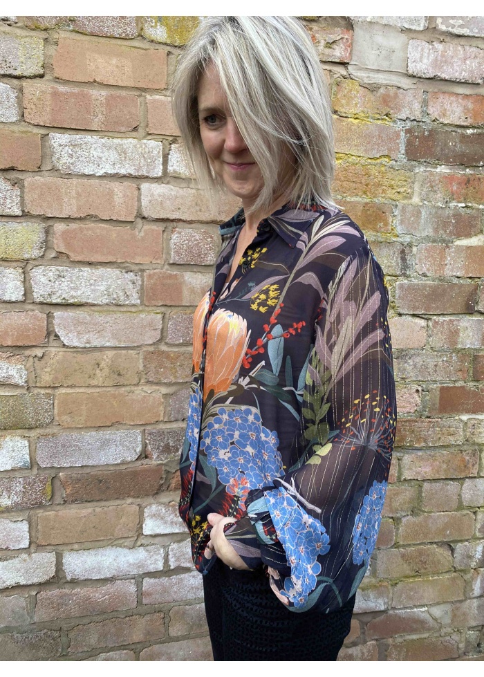 Blank | Abstract flower blouse