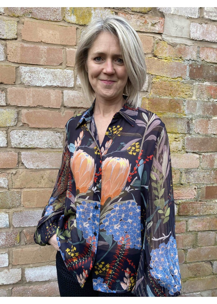 Blank | Abstract flower blouse