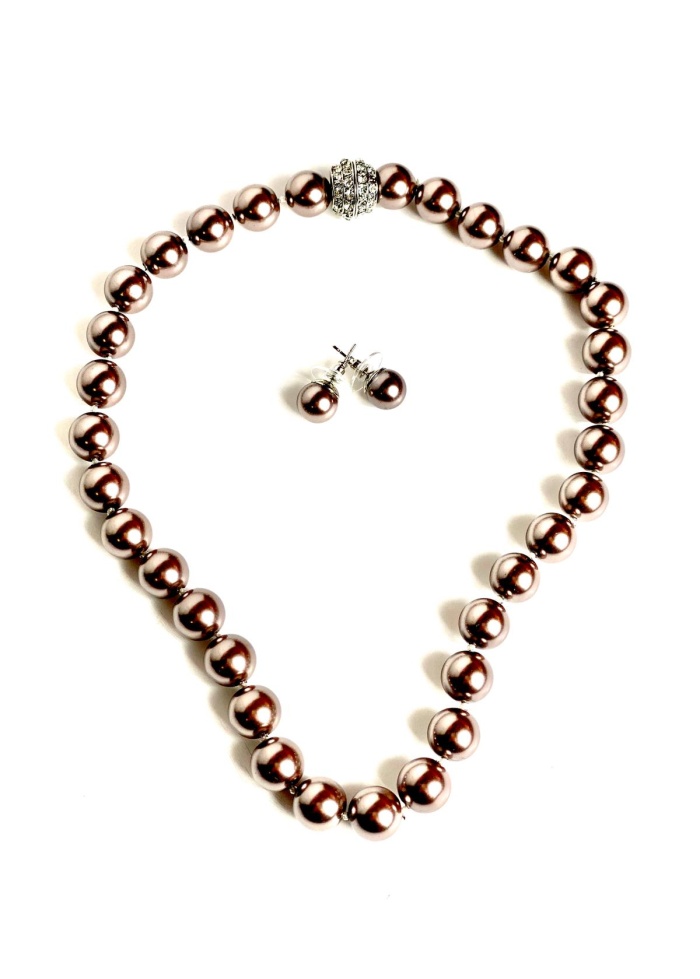 Pearl effect earrings